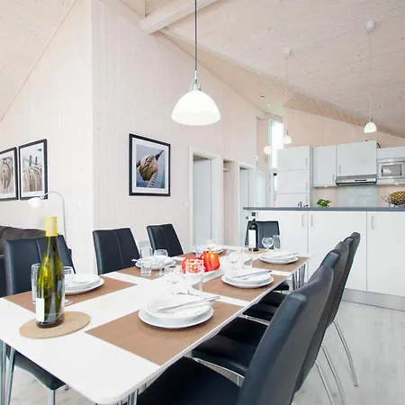 Vakantiehuis For Eight Guests *