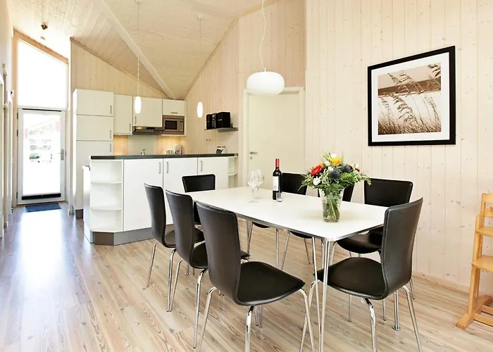 Vakantiehuis For Eight Guests *